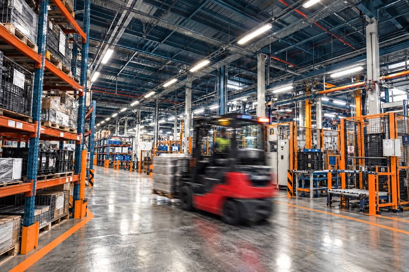 quy định tốc độ xe nâng